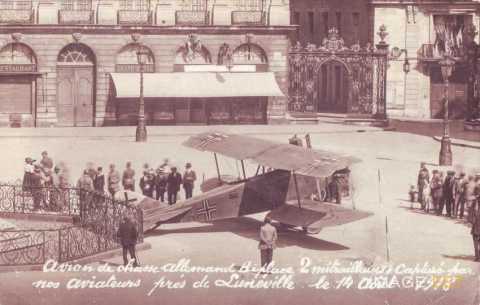 Avion allemand exposé  en 1918 (Nancy)